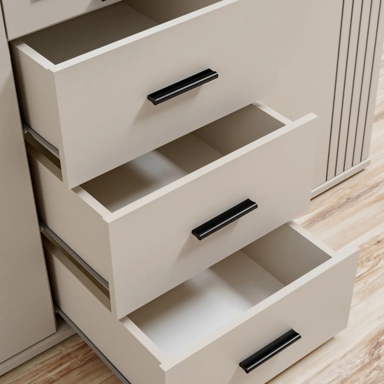 SIGMA Wardrobe 135 cm, Three Doors and a Mirror
